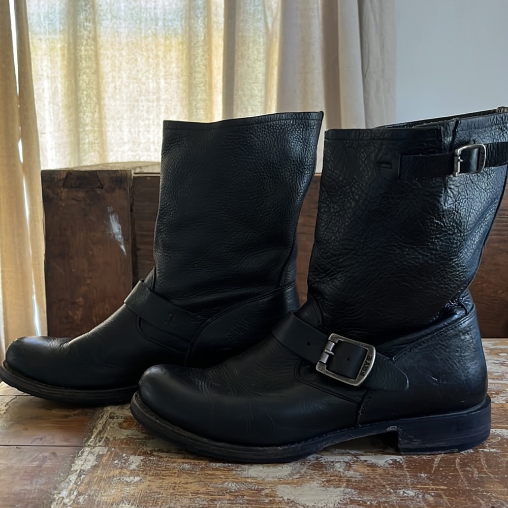 Frye Veronica Short Boot - Picture 5 of 10